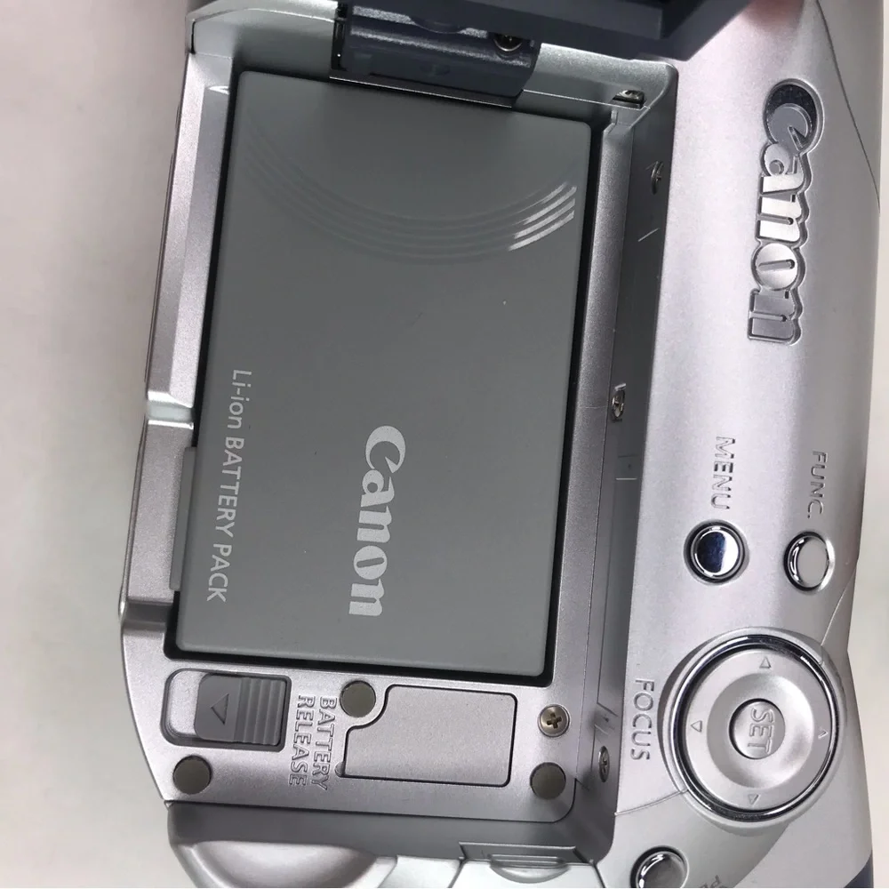Canon DC100 DVD Camcorder 25x Optical Zoom Battery Charging Cord Tested Works